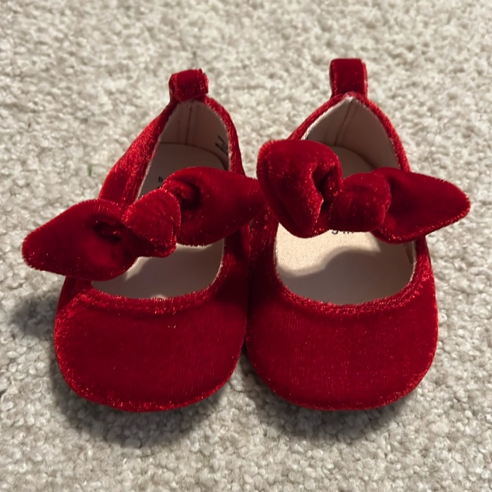 GAP red velvet ballet slipper baby shoes